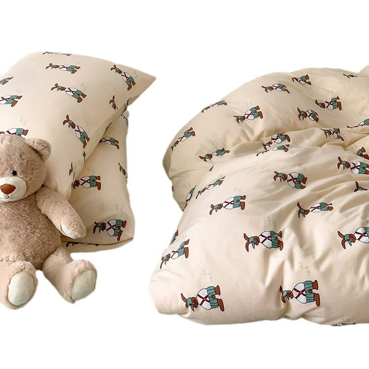 Baby and toddler bedding set made of soft cotton percale with cheerful elephant design