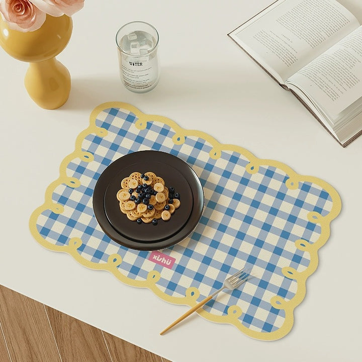 Scalloped Edge Dining Table Mat