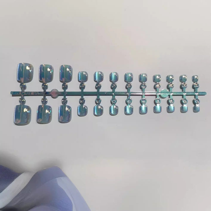 Artistic Press-On Nail Set with Iridescent Finish Kalsten