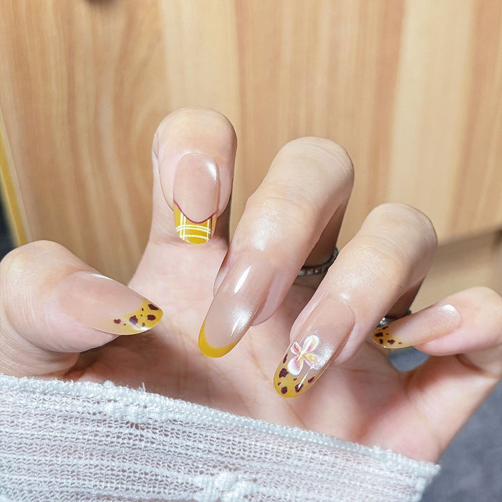 Decorative Press-On Nail Set Kalsten