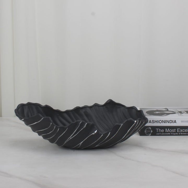 Wavy Shell-Shaped Decorative Centerpiece