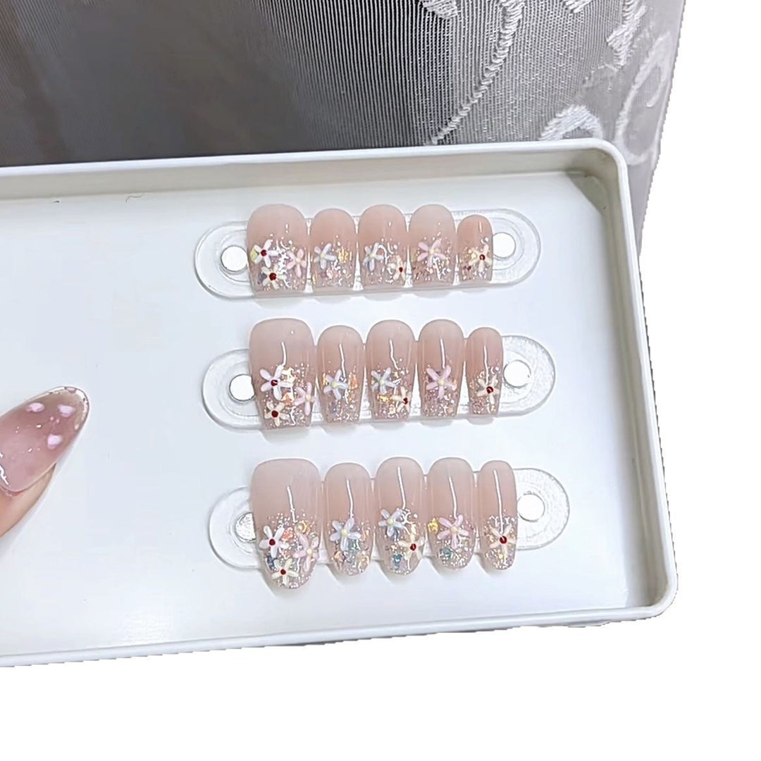 Floral-Inspired Decorative Press-On Nail Set Kalsten