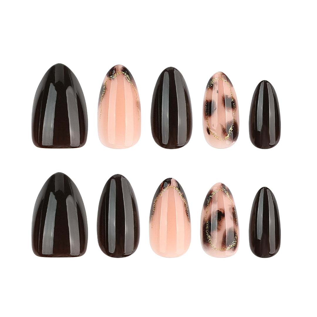 Artificial nail art with elegant accents Kalsten