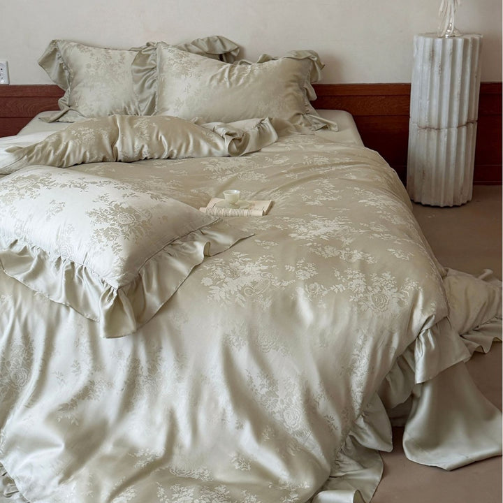 Luxury satin bed set with jacquard relief and ruffled edges