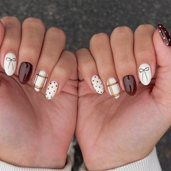 Decorative Press-On Nail Art Set with Geometric Patterns
