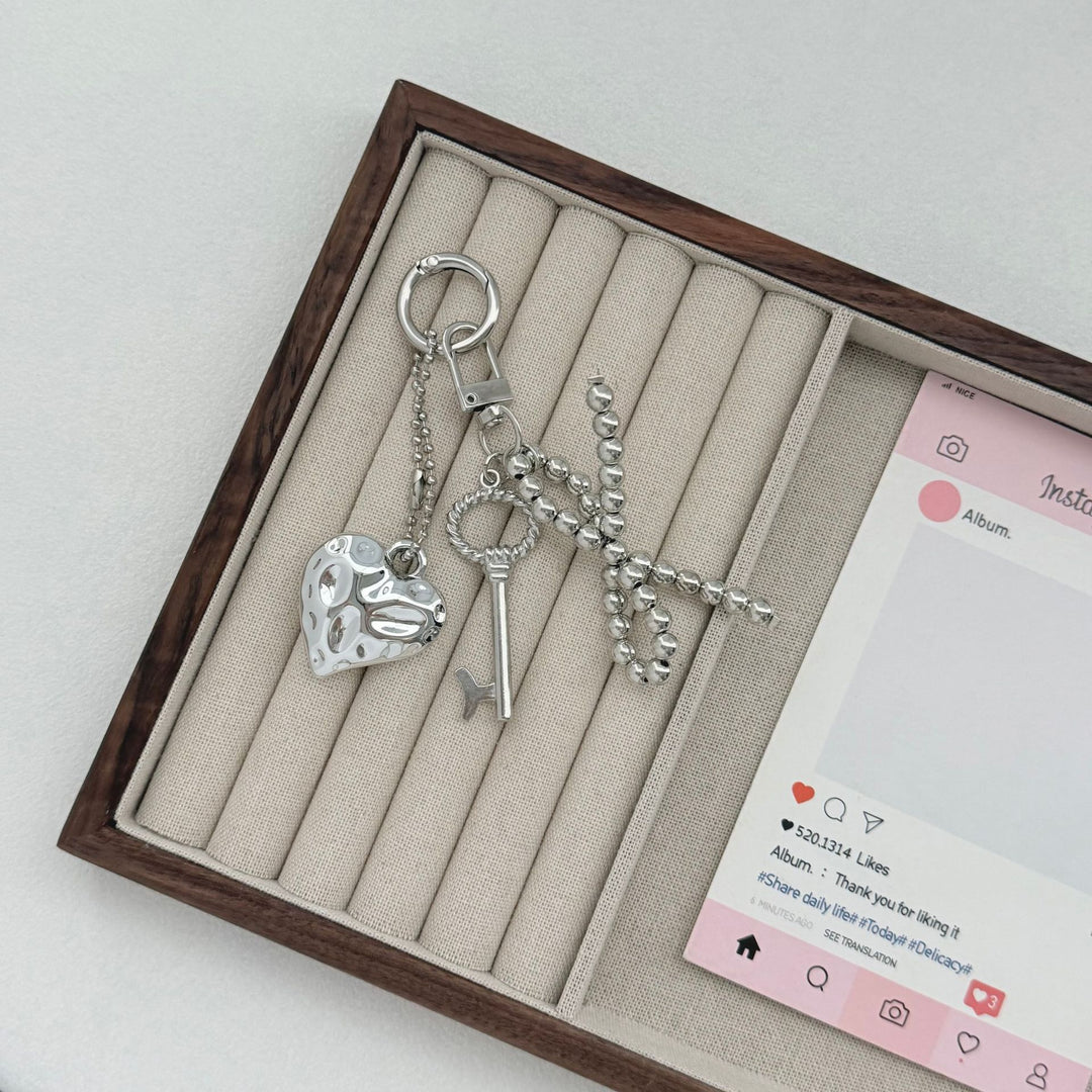 Elegant Heart-Shaped Keychain Kalsten
