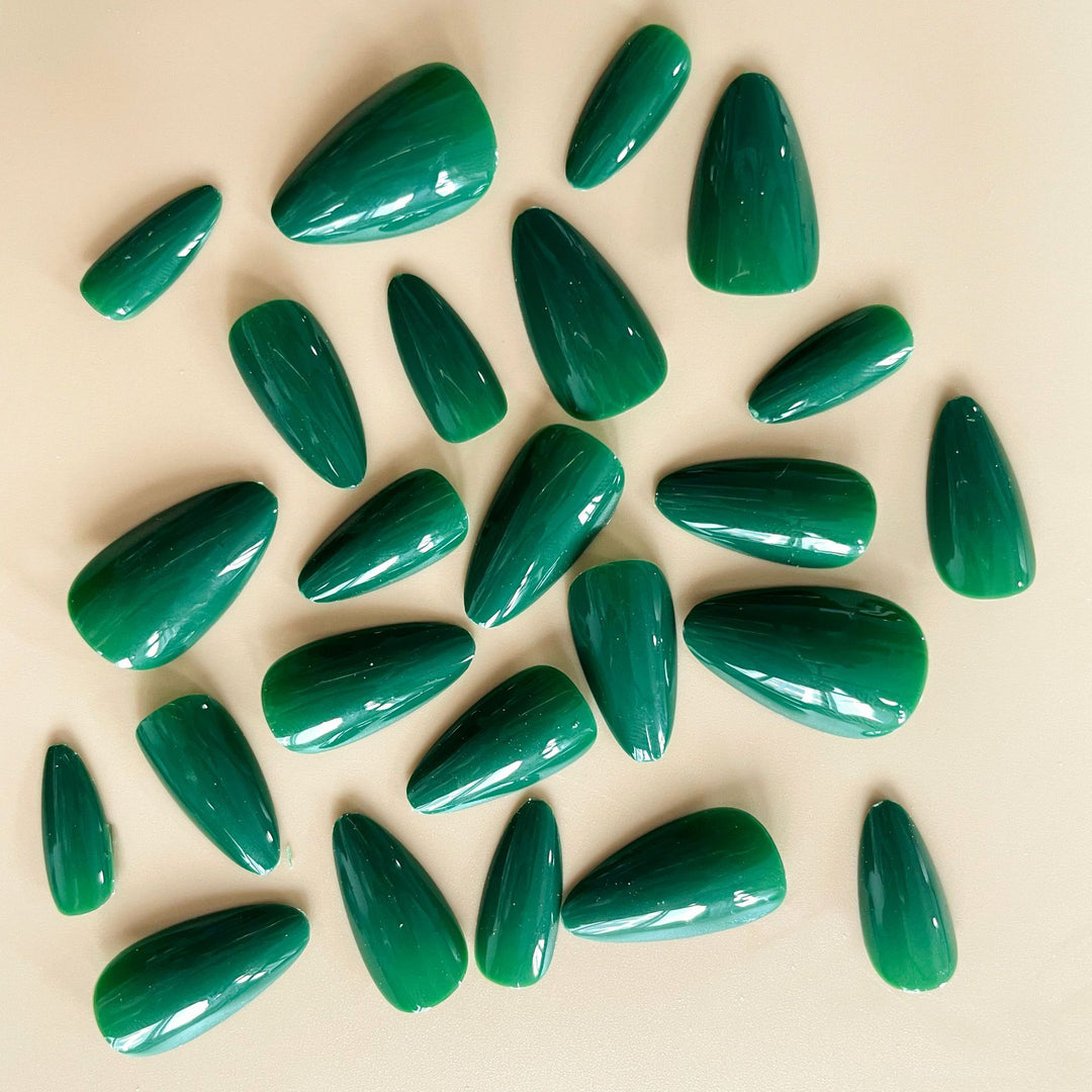 Glossy Almond-Shaped Nail Enhancements Kalsten