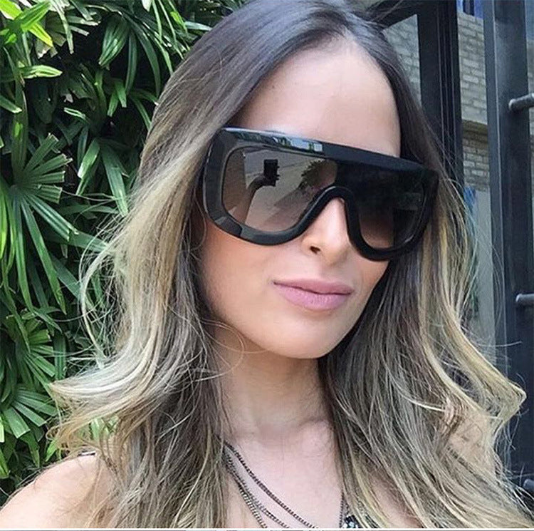 Women's sporty oversized sunglasses with futuristic design Kalsten