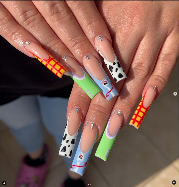 Artistic Patterned Long Press-On Nails Kalsten