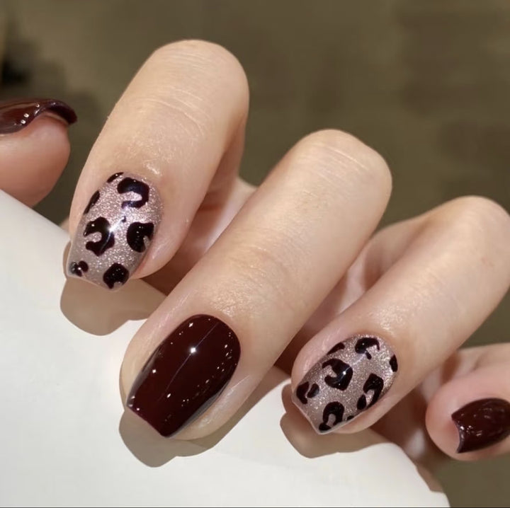 Elegant and Trendy Nail Set Kalsten