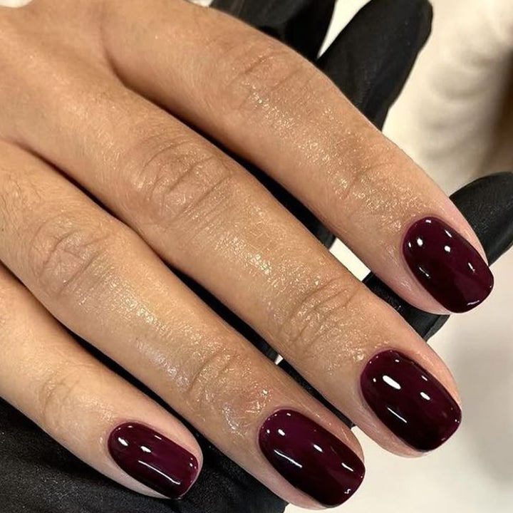 Artistic nail design with a high-gloss finish Kalsten
