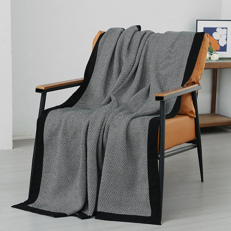 Women's Elegant Snuggle Blanket made of Soft Knit with Geometric Pattern Kalsten