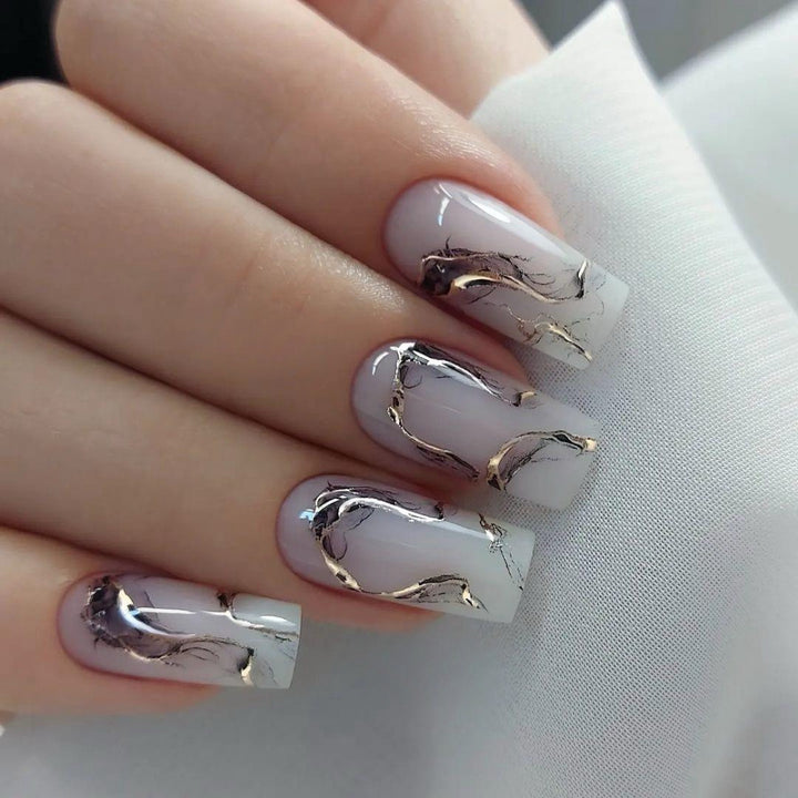 Artificial nails in an elegant minimalist style Kalsten