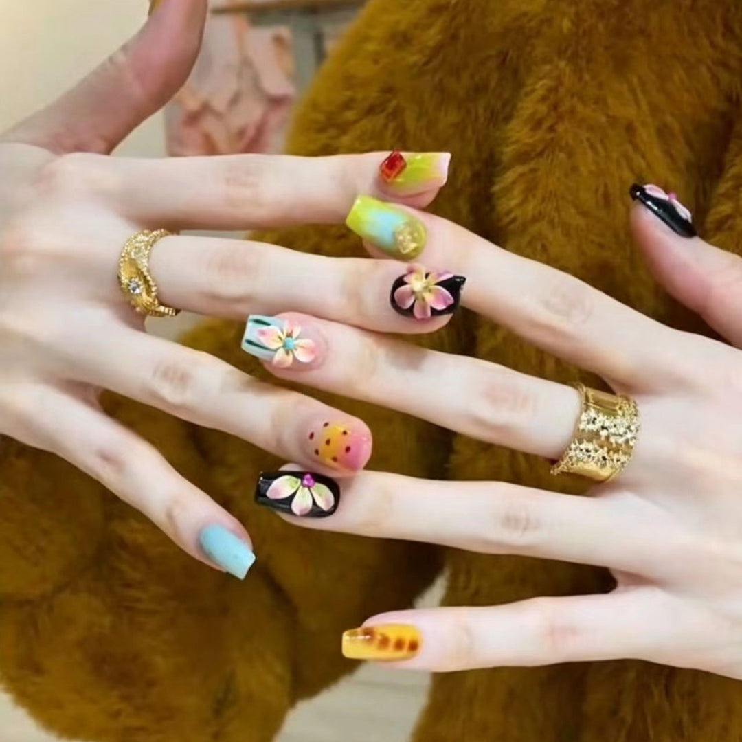 Artistic Floral Nail Art Extensions  1791717357