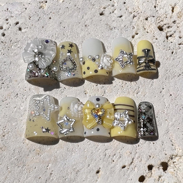 Decorative Star-Embellished Press-On Nail Set