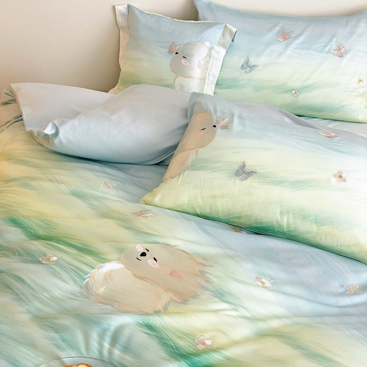 Children's bedding set made of cotton satin with embroidered lamb and butterfly motif