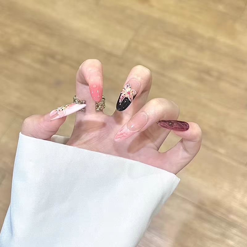 Artistic Floral Press-On Nail Set