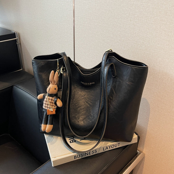 Elegant Leather Tote Kalsten