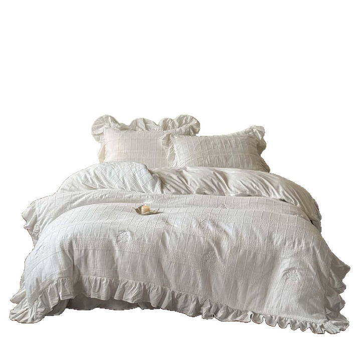 Bedding set made of cotton with flounce and matelassé texture