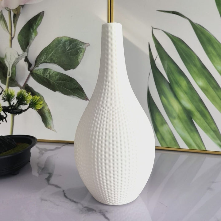 Decorative Textured Vase Kalsten
