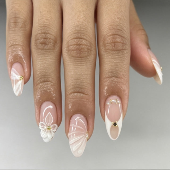 Detailed Floral Press-On Nail Design Kalsten
