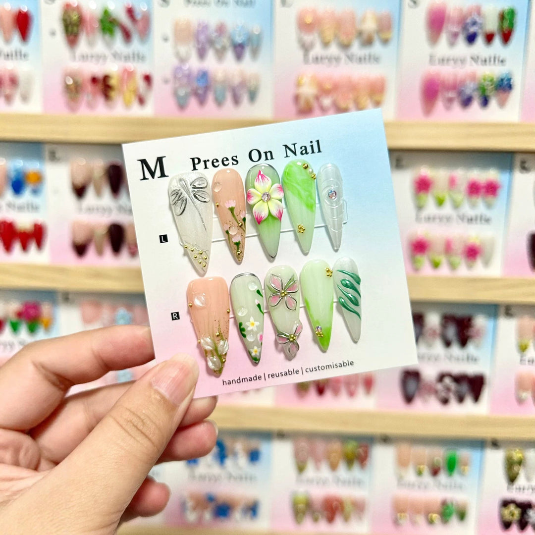 Artistic Floral Press-On Nail Set  1791773318