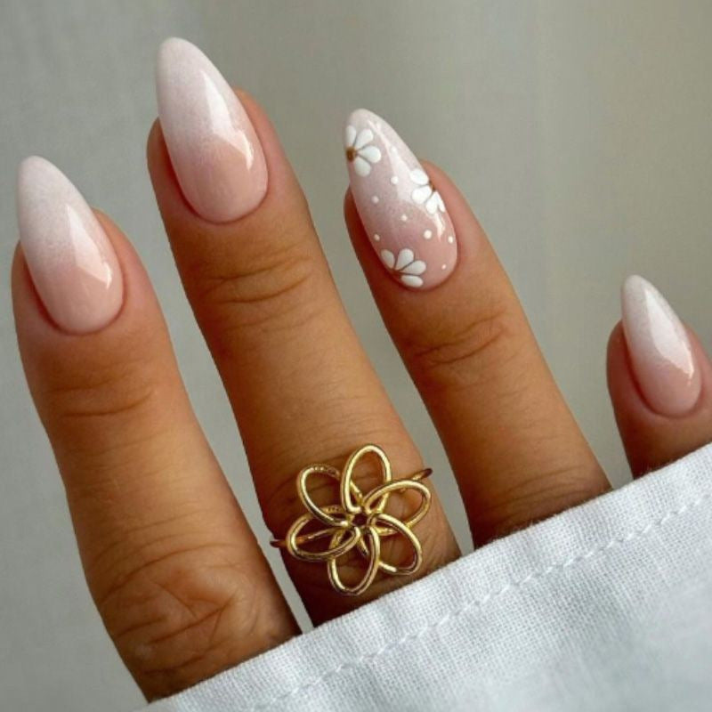 Festive Holiday Themed Nail Art