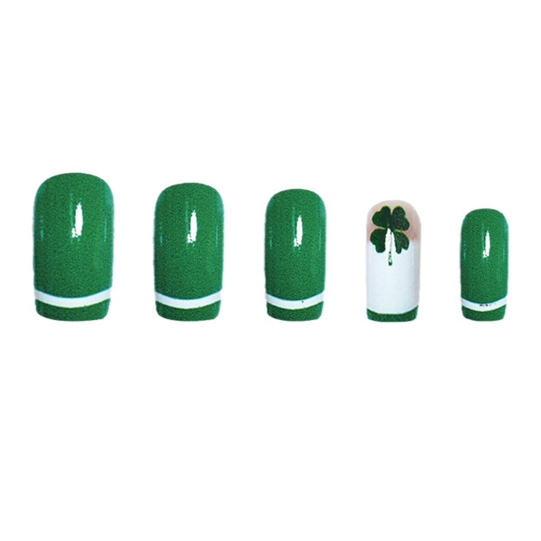 Glamorous Press-On Nail Art Set with Clover Motif Kalsten