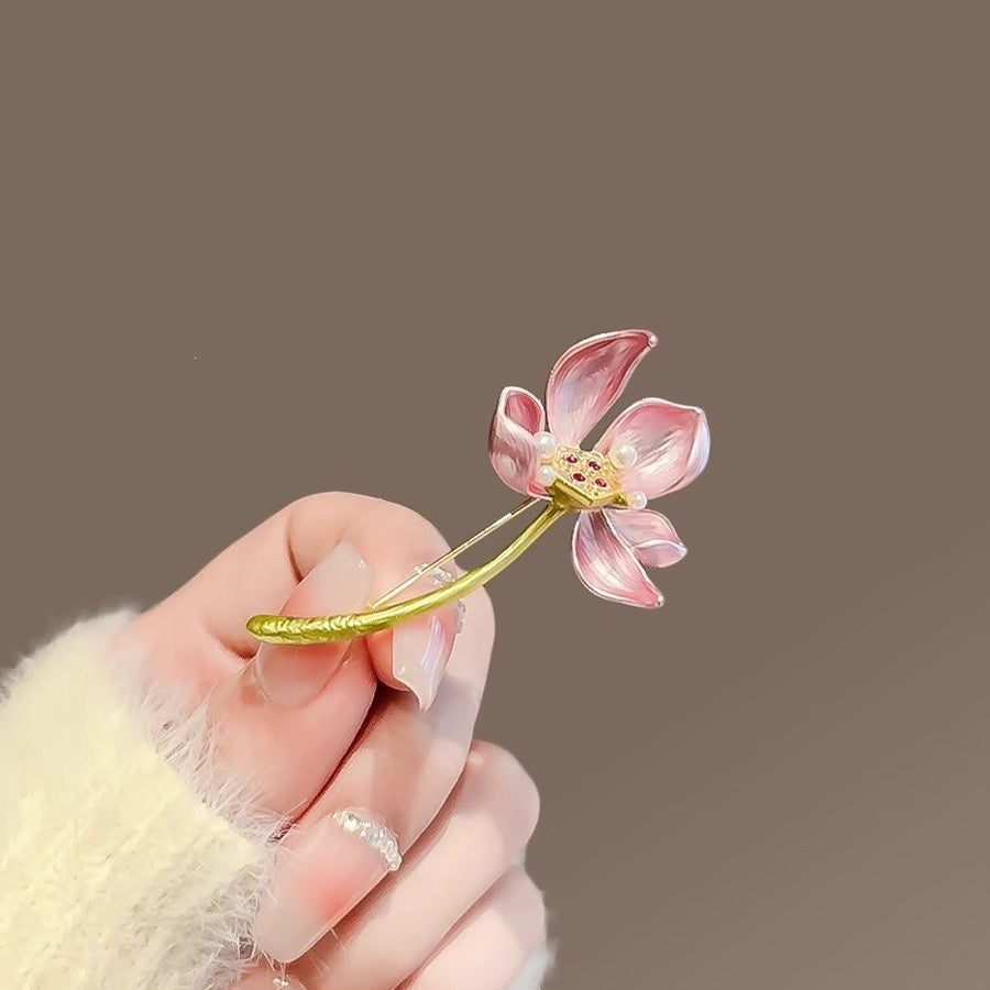 Elegant Flower Brooch Kalsten