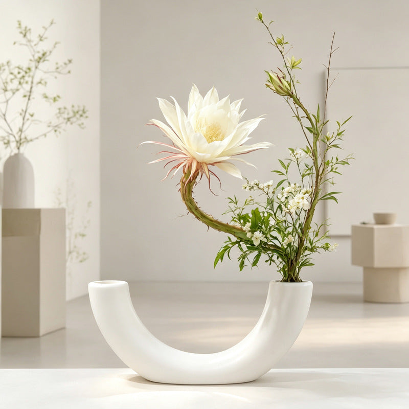 Contemporary Curved Dual-Vase Kalsten