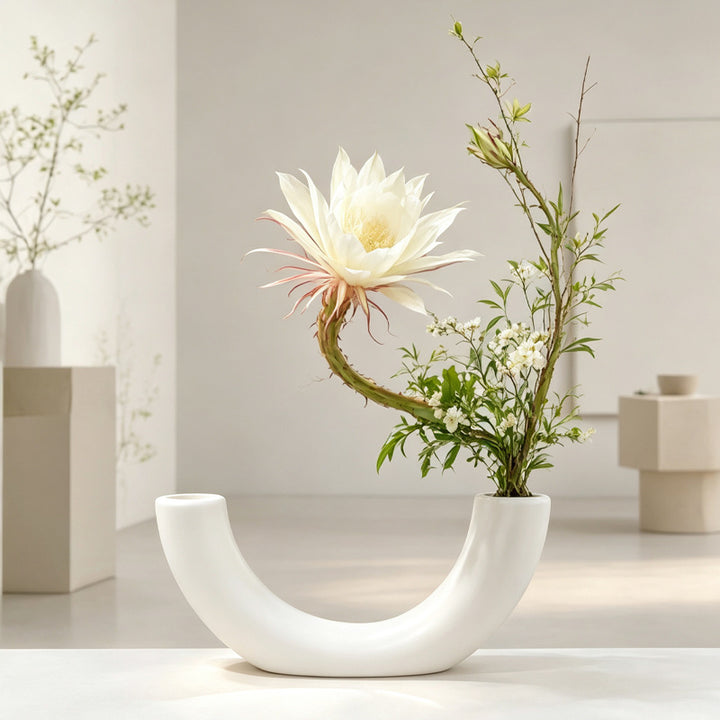 Contemporary Curved Dual-Vase Kalsten