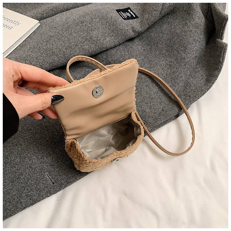 Plush Crossbody Bag with Cute Animal Design Kalsten