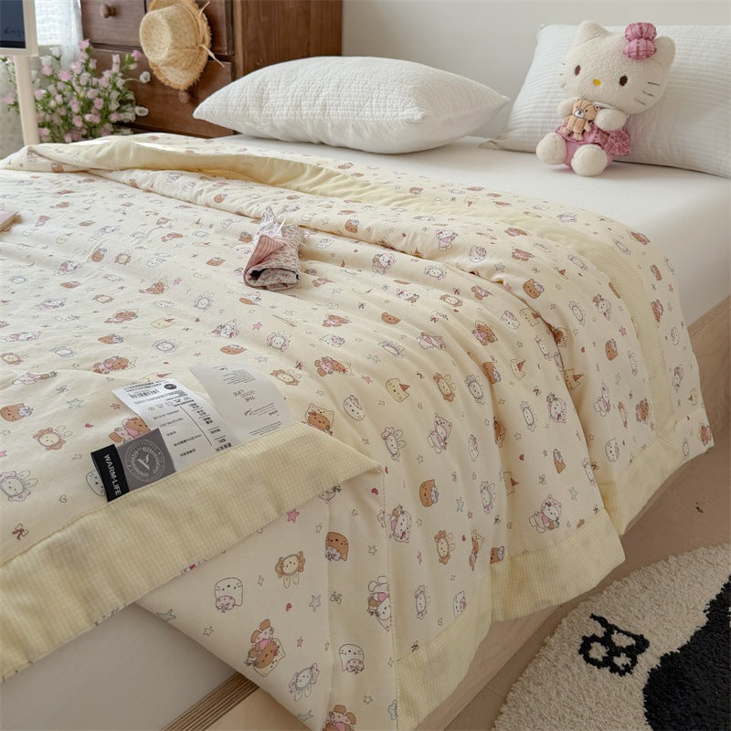 Children's quilt with light filling and cute animal castle print