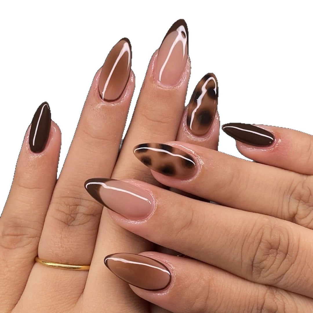 Almond-Shaped Nail Art Design Kalsten