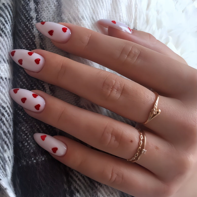 Trendy Heart-Decorated Nail Art Kalsten