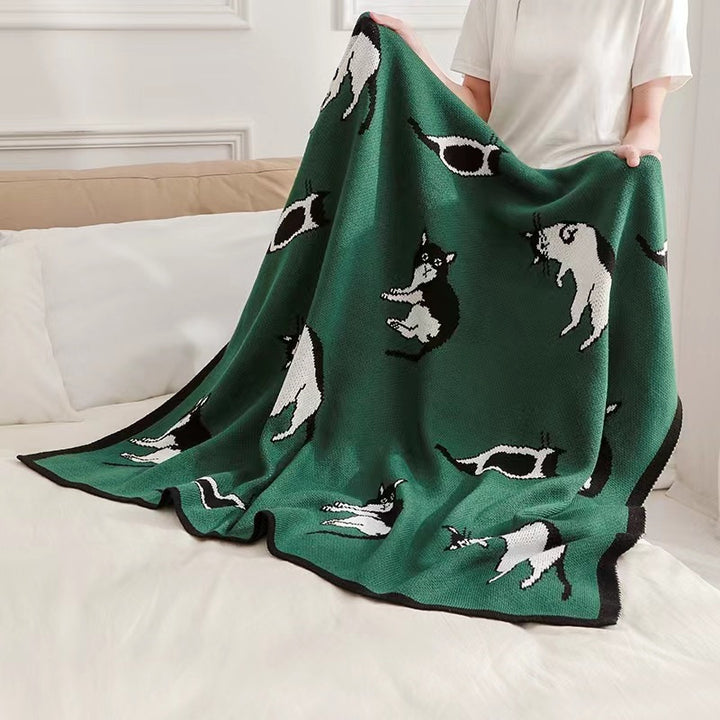 Cozy Cat-Themed Throw Blanket