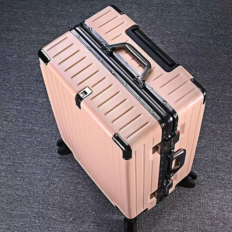 Rugged Expedition Suitcase Kalsten