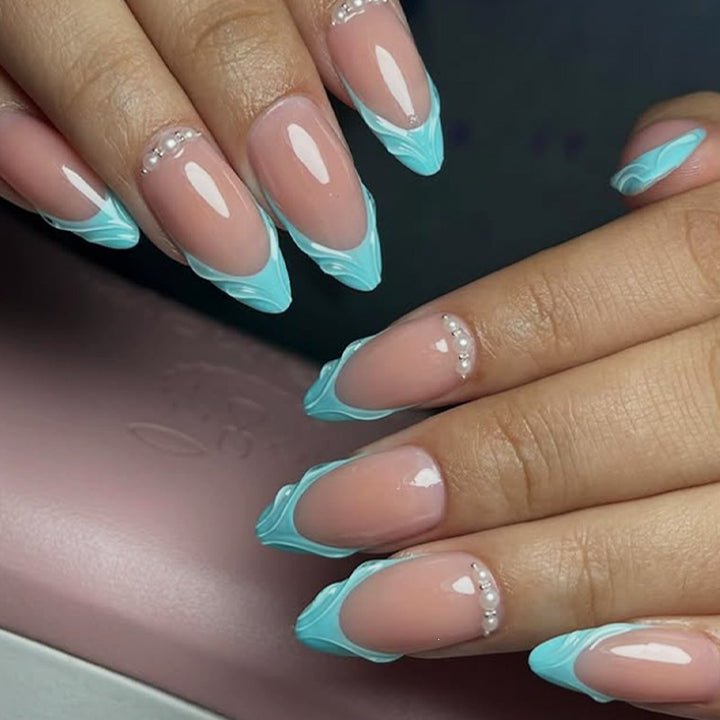 Nail art set with elegant French tips Kalsten