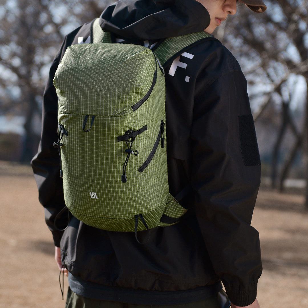 Outdoor backpack with versatile compartment system and comfort carrying system Kalsten