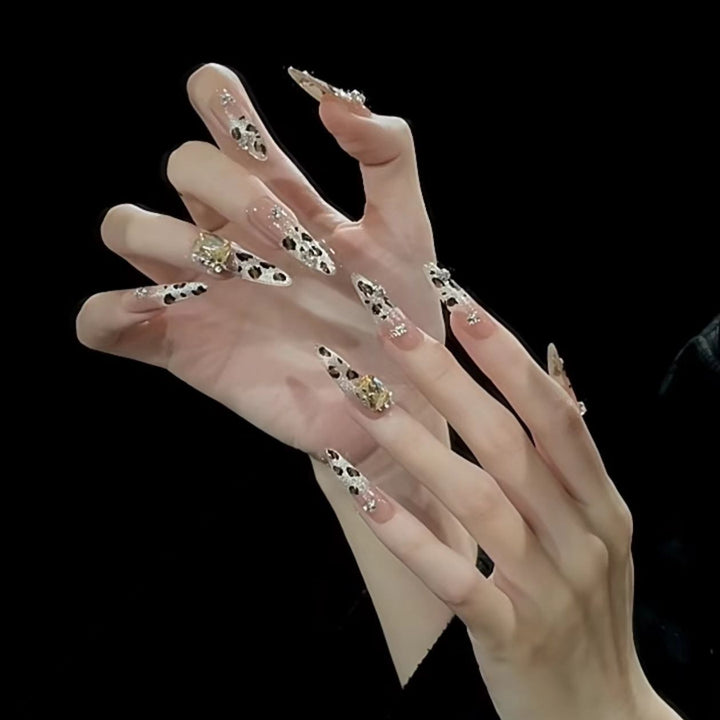 Elaborate Artistic Press-On Nail Set Kalsten