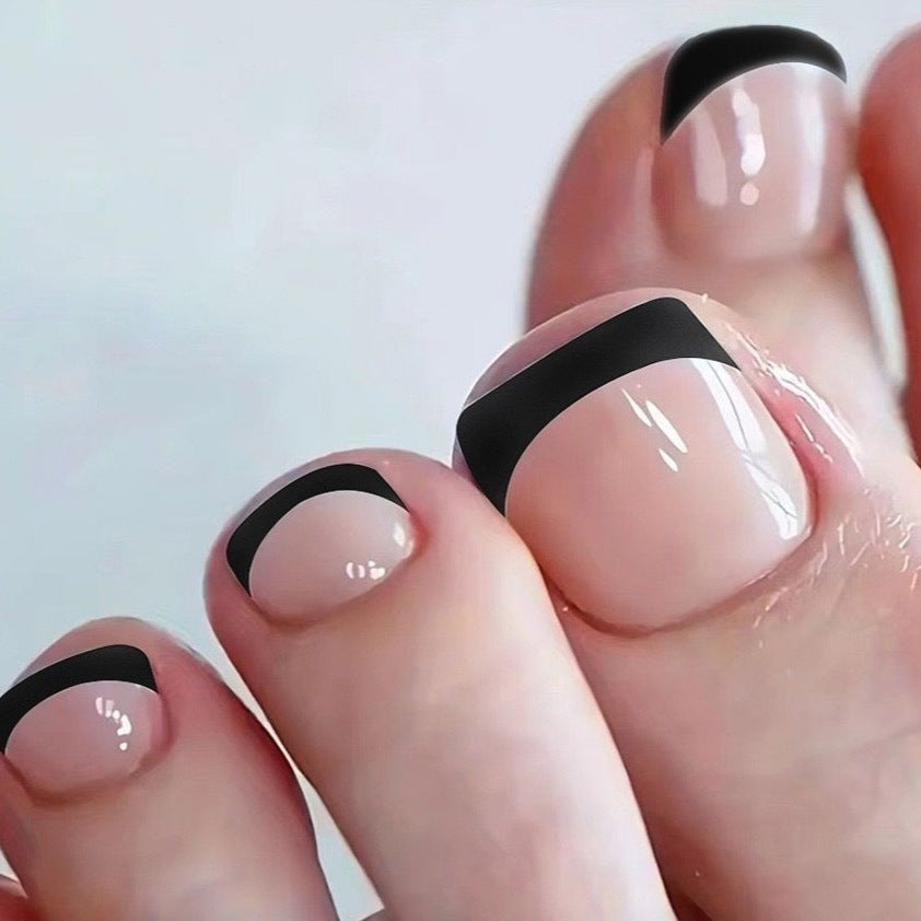 Abstract French Tip Nail Art Kalsten