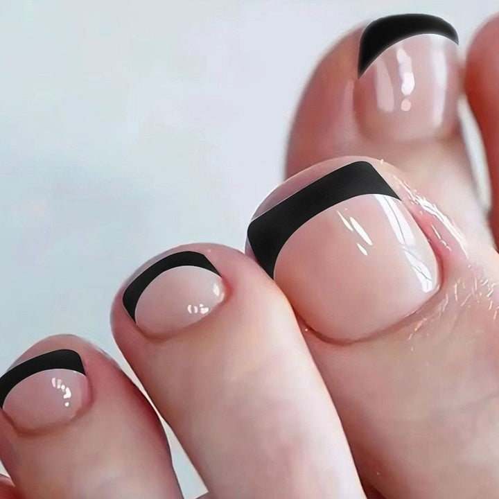 Abstract French Tip Nail Art Kalsten