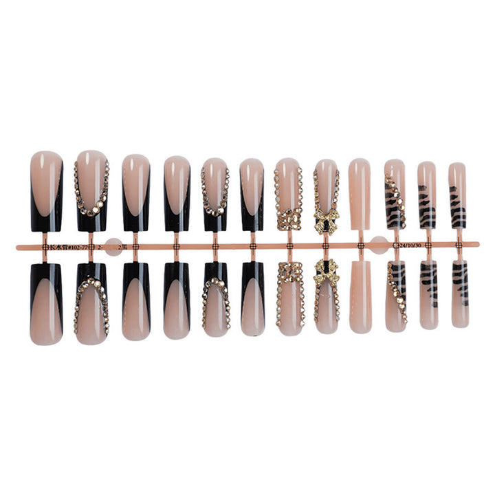 Artificial nail set with glamorous accents Kalsten