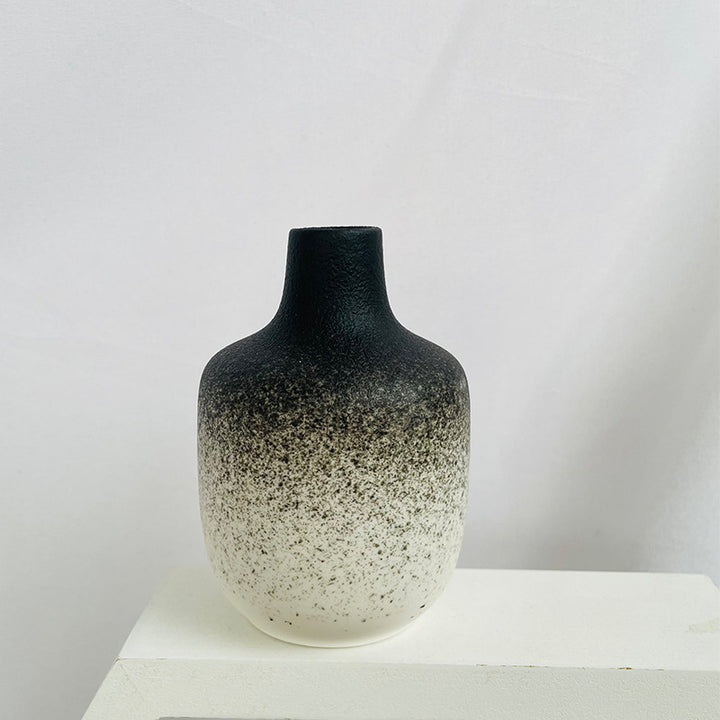 Modern Textured Ceramic Vase Kalsten