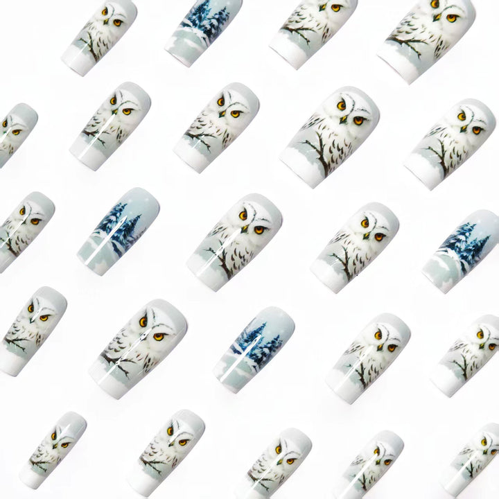 Snowy Owl-Inspired Holiday Nail Art Kalsten