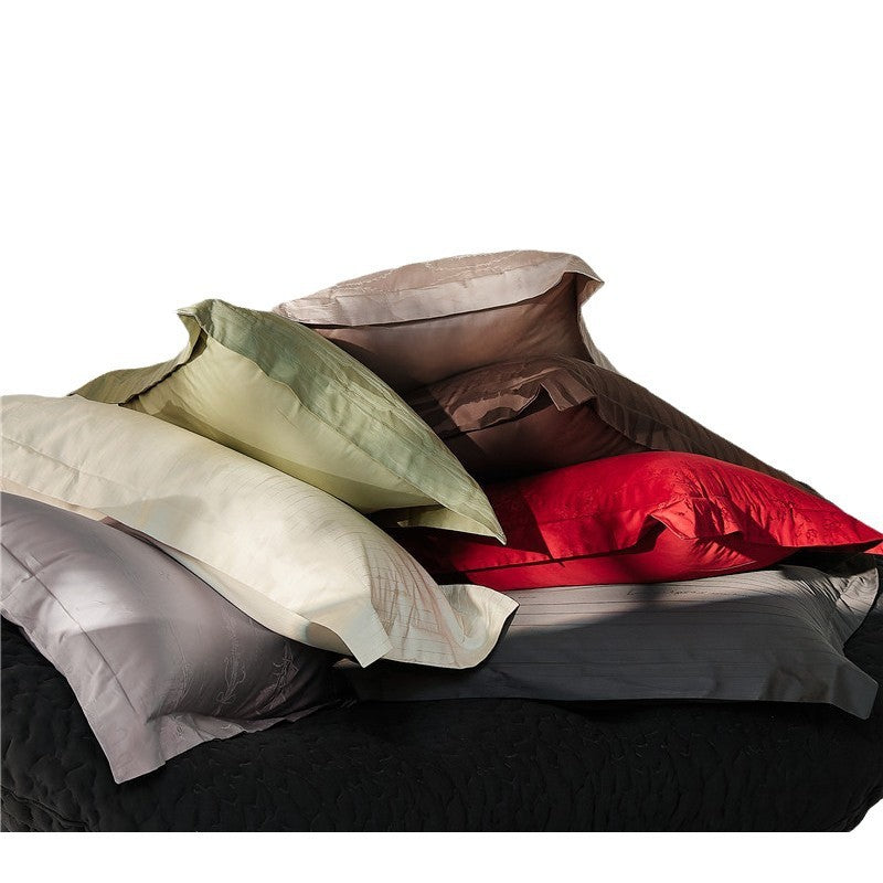 Elegant Satin Bedding Set Kalsten