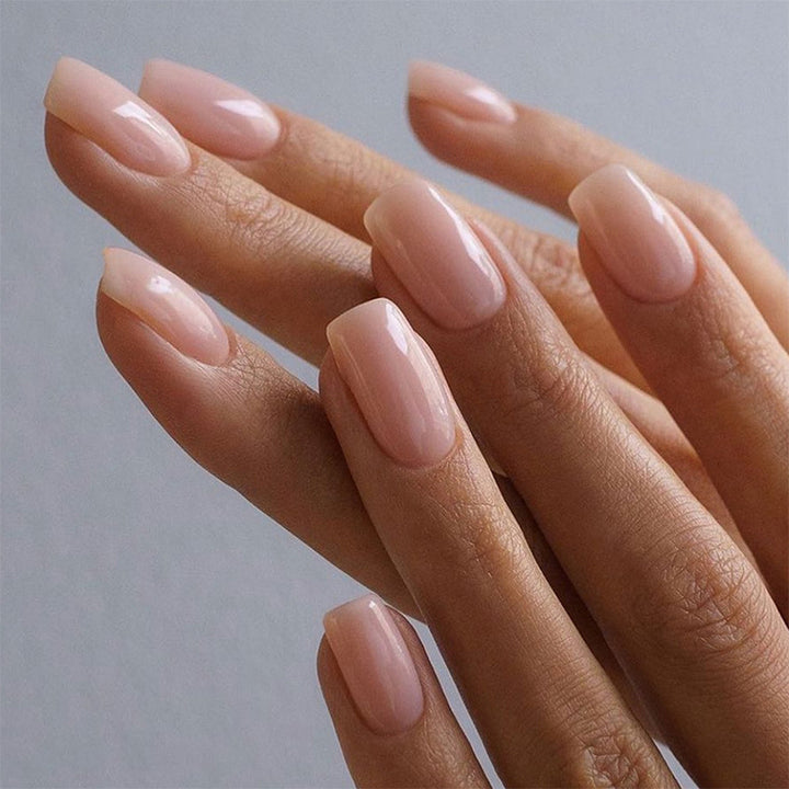 Acrylic nail set with natural finish and luxurious shine Kalsten