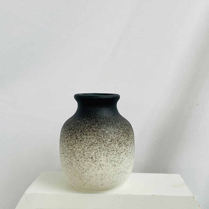 Modern Textured Ceramic Vase Kalsten
