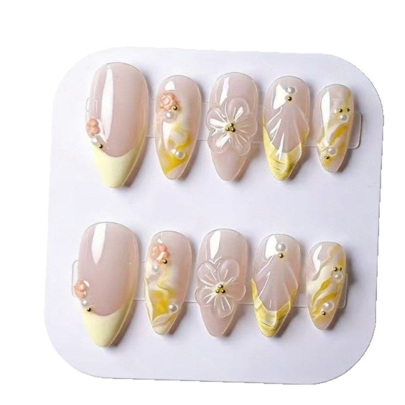 Artificial nails with floral and modern accents Kalsten
