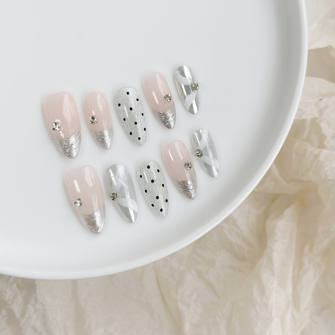 Butterfly-Embellished Press-On Nail Set